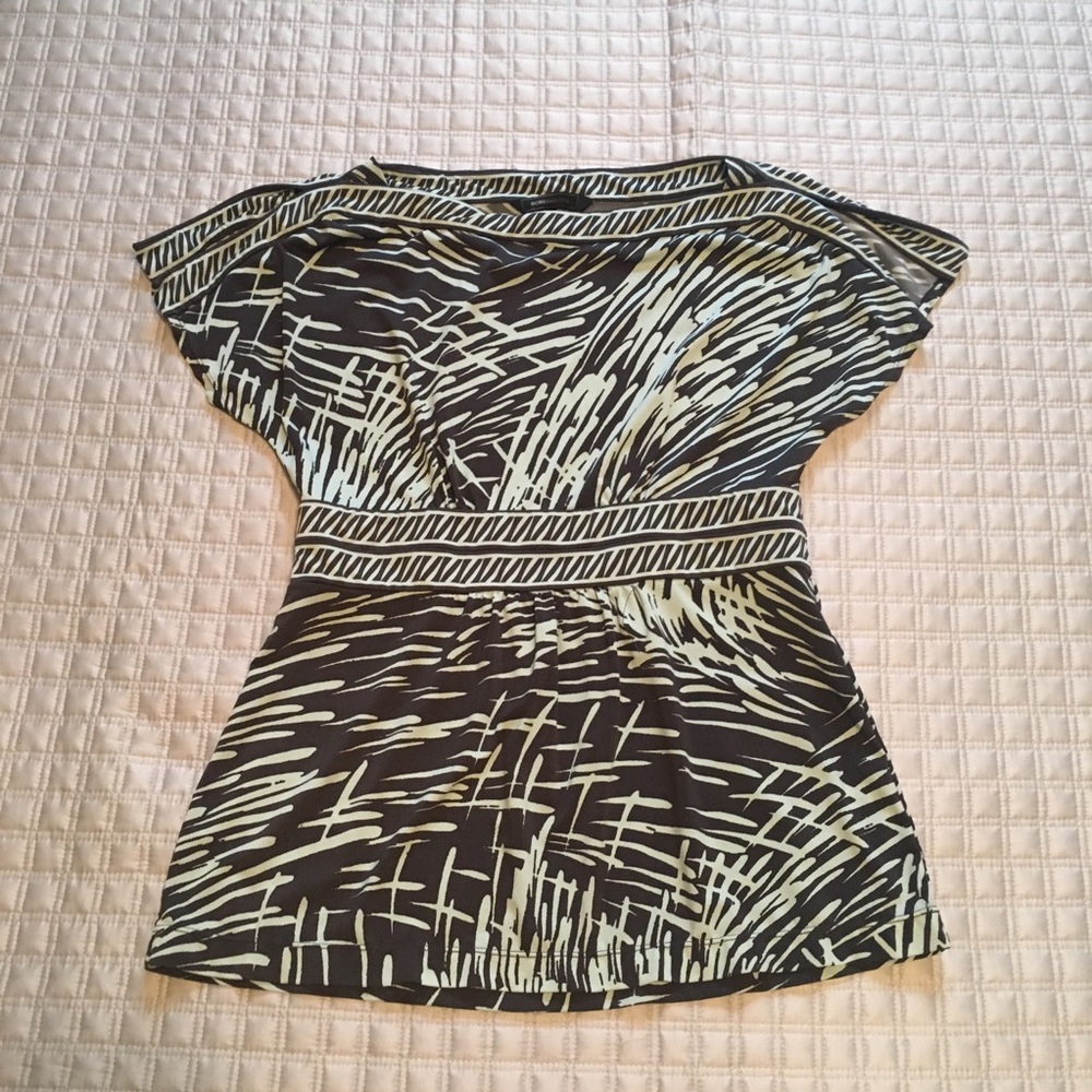 BCBG mint and gray top